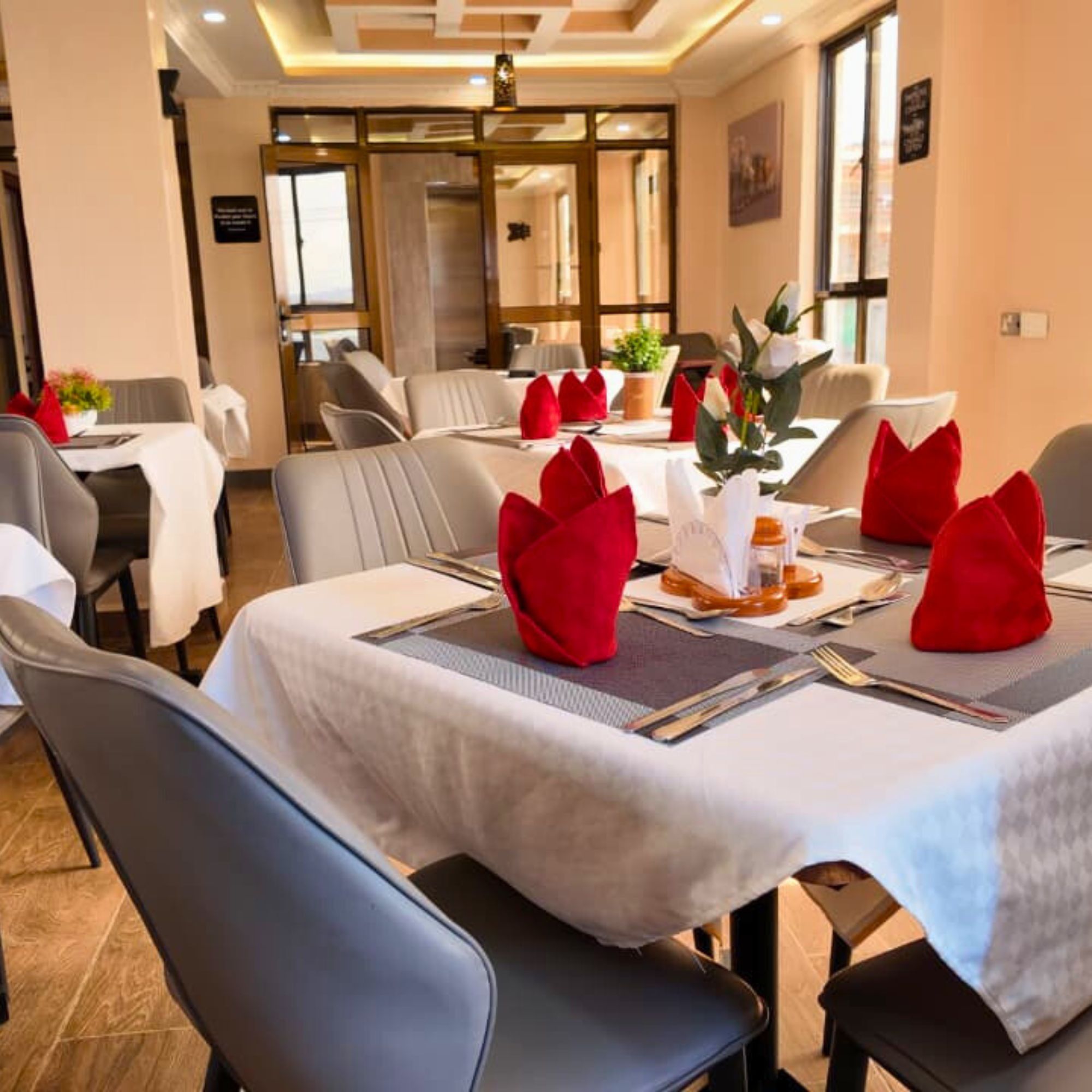 Restaurant & Dining Area - View 1